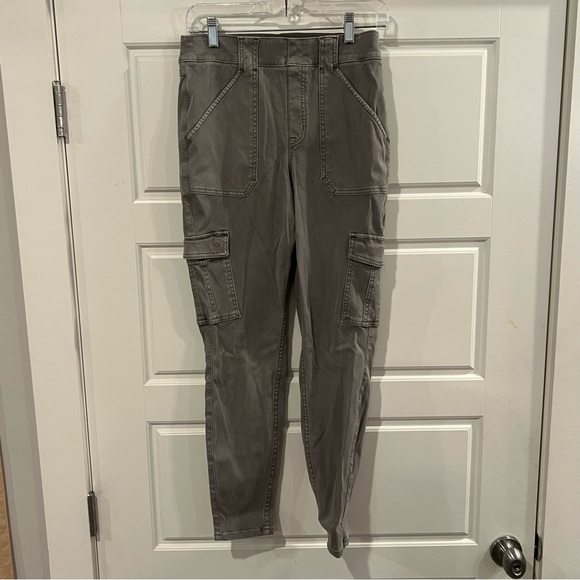 Spanx Stretch Twill Gray Ankle Cargo Pants Women’s Size Large 28” inseam - Picture 1 of 4